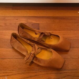 Elegant Tan Women's Flats